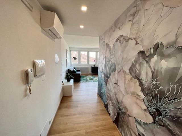 Mandi Mandi Cavour Apartamento Udine Exterior foto